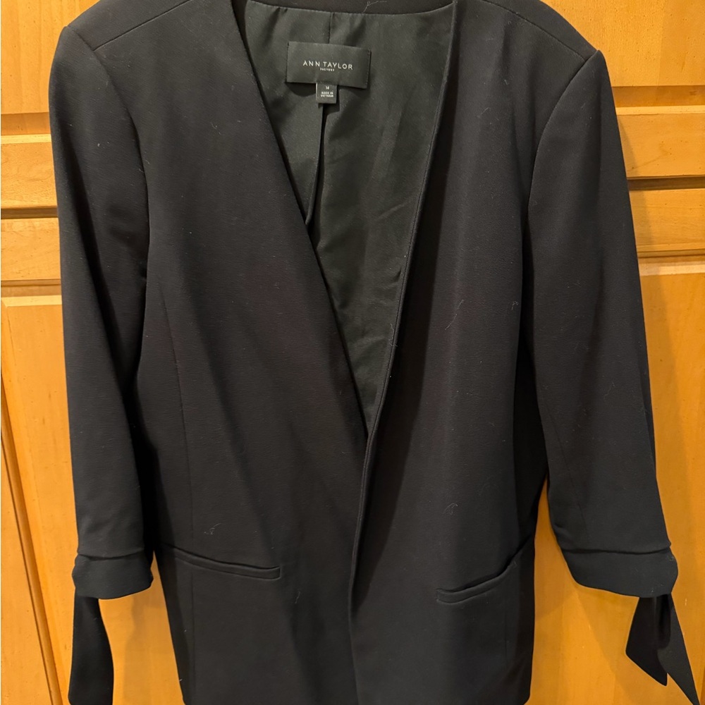 Ann Taylor Black Open-Front Tie-Cuff Blazer